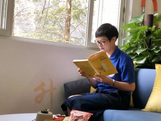 杭州一小学取消教师办公室，两个年级教师共用“教师之家”