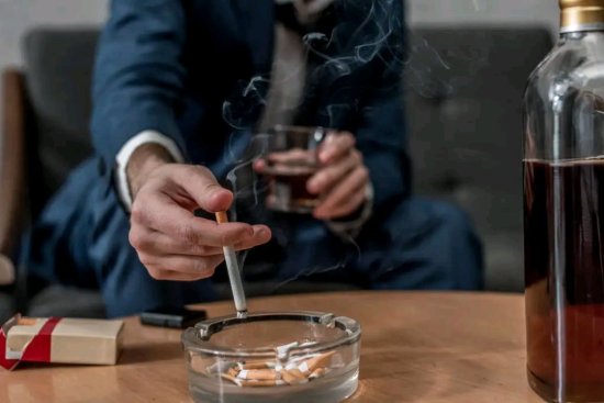 男人“耗阳”的行为已公布，抽烟喝酒不算啥，排第1的很多人喜欢