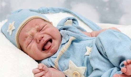 看了一眼<em>刚出生的婴儿</em>，产科医生就断言：这孩子天生的聪明样