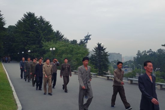 朝鲜百姓在国营<em>单位上班</em>，生活稳定得一眼望到头