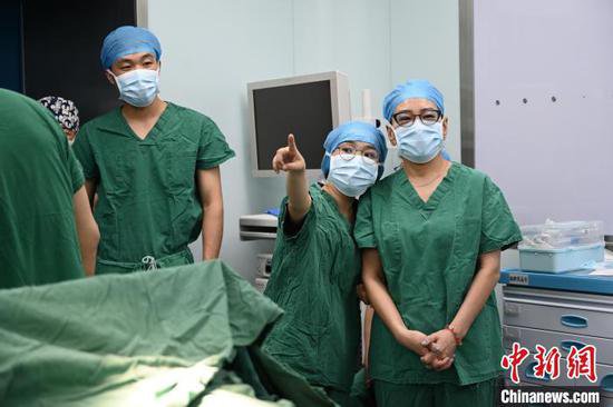 <em>蒙古</em>国女医生在<em>内蒙古</em>接受“两癌”筛查业务培训