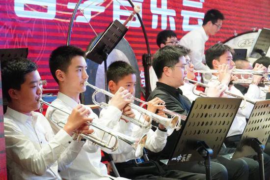 重庆一中交响管乐团春季音乐会精彩上演
