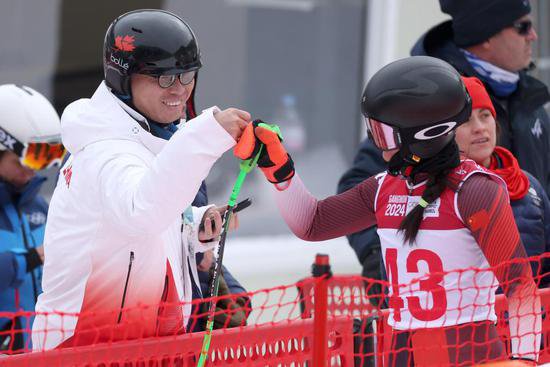 中国队首次参加冬青奥会高山<em>滑雪</em>速度类项目竞赛