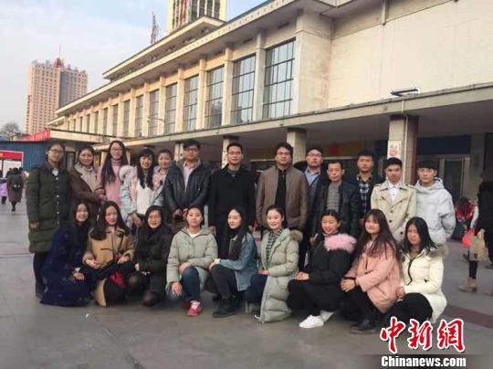 湖南95名高职师生为全国“两会”带来地道“湘味”