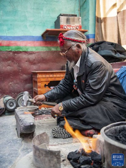西藏日喀则：薪火相传的雪<em>域名</em>刀