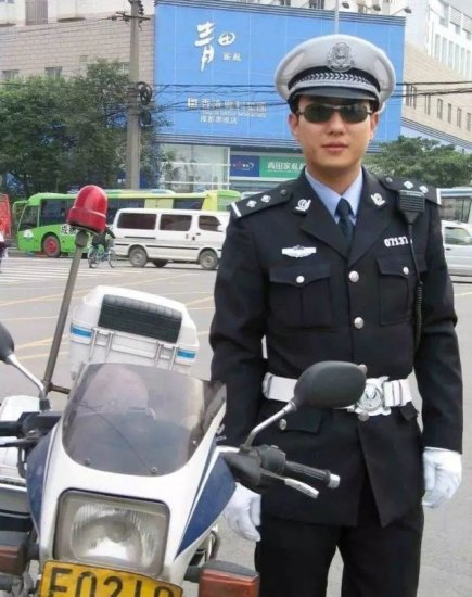 全<em>中国最有名的</em>交警，自曝摊上大事了……