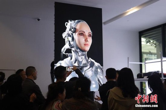 浙江杭州：首届中国数字艺术大展吸引民众体验