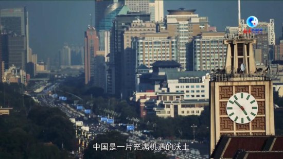 全球连线｜见证新时代：英国作家感悟蓬勃向上的中国