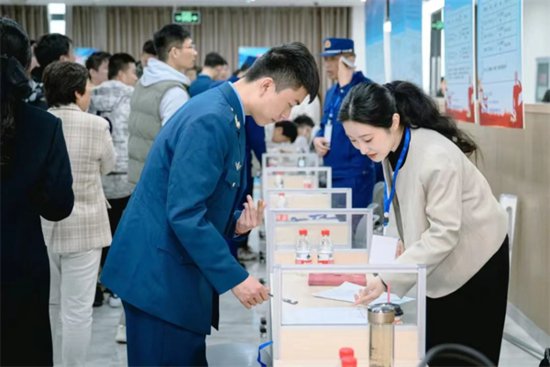 扬州市2024年春季退役军人（军嫂）专场招聘会成功举办
