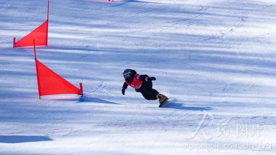 2023-2024赛季全国单板<em>滑雪</em>平行项目冠军赛在河北滦平开赛