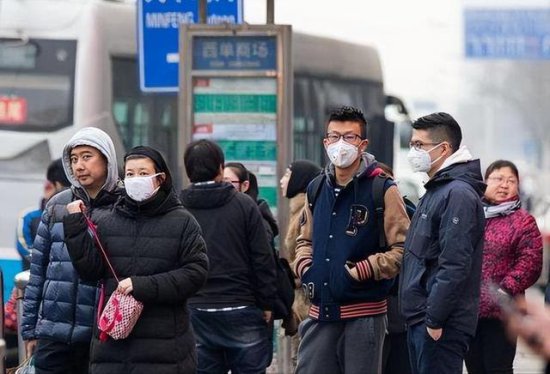 1月17日凌晨，中国疫情传来了8个新消息，多个城市平稳度过高峰...