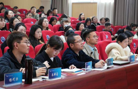 重庆高新区初中英语教研活动在重庆科学城<em>白市驿</em>第一中学校举行