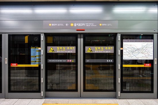 韩国促生育出新招：多修地铁减少通勤时间，鼓励年轻人在<em>郊区</em>...
