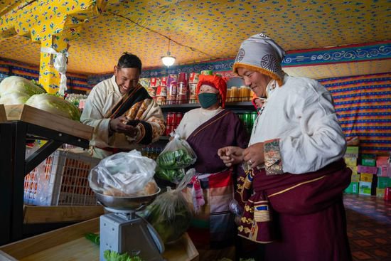 西藏申扎：<em>新鲜果蔬</em>直达海拔4700米的牧区深处