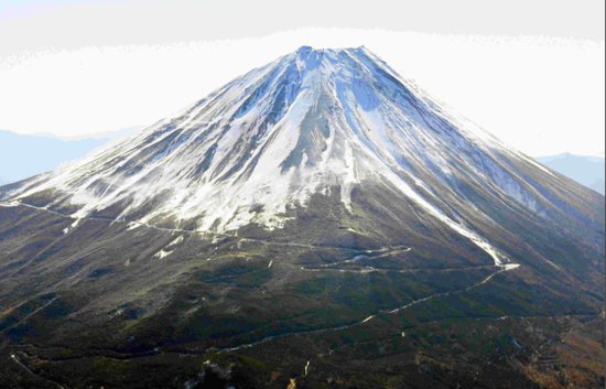 日本山梨县将对攀登富士山的游客收费2千日元 每日限流4千人