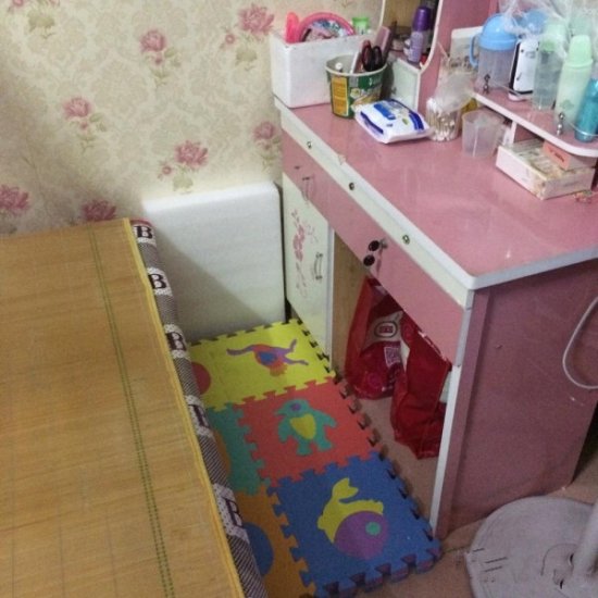 晒晒我在深圳的<em>出租</em>房，30平月租2500，床仅有1.2米，憋屈！