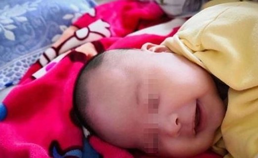 1岁宝宝睡梦中常常发笑，检查过后，医生的话让家人瘫软在地