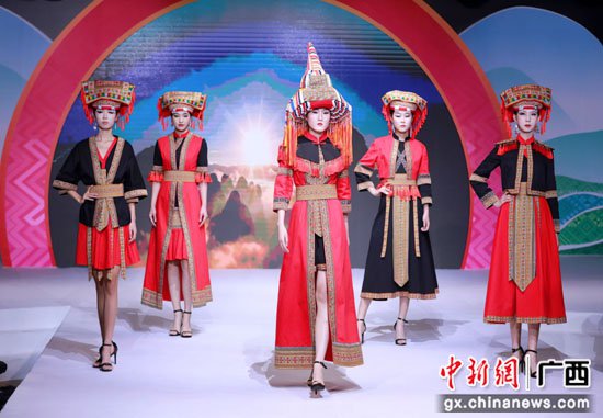 桂林电子科技大学举办“艺心向党•同心铸梦”第七届创意文化节