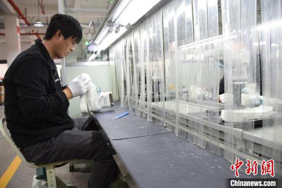 河南睢县制鞋产业“奔跑”在春季里