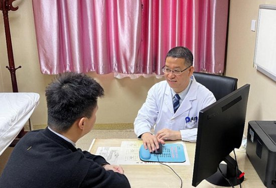中国每<em>三个人</em>就有一个过敏患者 专家：过敏季警惕特应性皮炎反复...