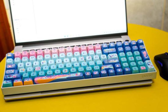 洛斐E903小翘三模机械键盘评测：精致实用与<em>个性</em>百搭的完美结合