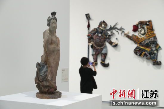 “延续与创新”<em>苏州市</em>第二届雕塑作品展开幕