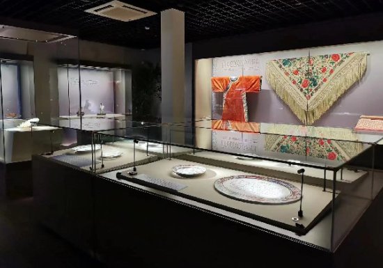“百件文物读广州”展览在广州博物馆开幕