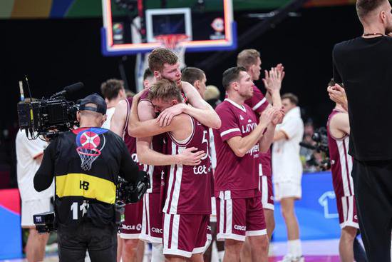 篮球世界杯|世界杯八强只是第一步——专访拉脱维亚球员戴维斯·贝...