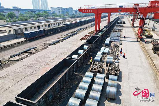 提升运输效率降低物流成本 中国铁路北京局高质量开行港城班列...