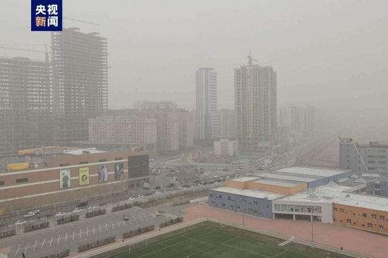 蒙古国多地遭遇沙尘暴