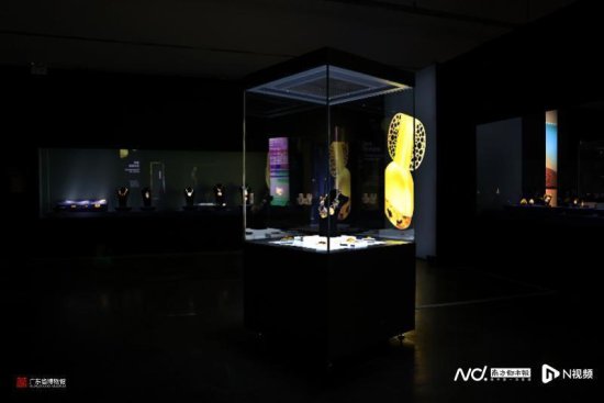 窥见千万年前的神秘时光：世界琥珀艺术展在广州开幕