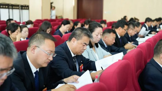 中共西宁市委十五届七次全体会议召开