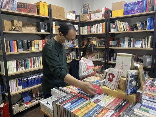 这家5年“无人”卖书的书店，“香”<em>在哪</em>？