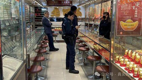 香港73岁阿婆抢劫金店被捕！手法极简单？