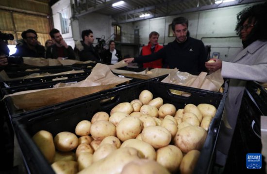 巴黎奥运会：奥运村餐桌上的土豆<em>从哪里</em>来?