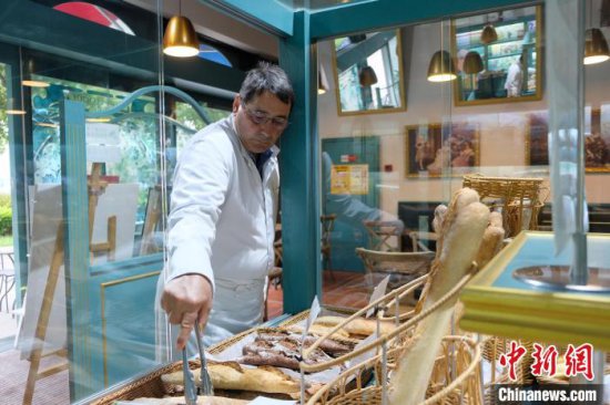 法国“面包达人”的不打烊假期 以法式美食促中法文化交流