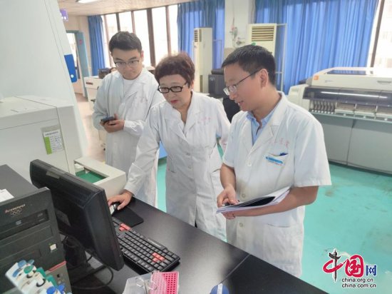 四川省临床检验质量控制中心专家组到广元市第二人民医院督导...