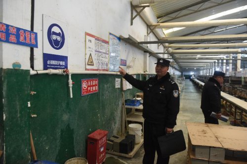 沁阳警方“三字诀”推进打击整治枪爆违法犯罪专项行动提质增效