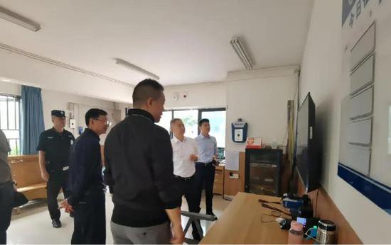 重庆市教委领导莅临重庆市朝阳中学指导校园安全管理工作