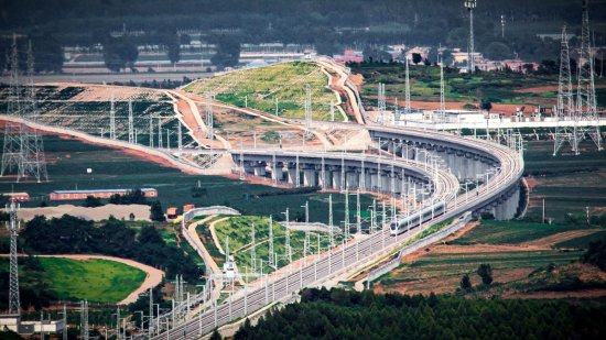 辽宁<em>朝阳至</em>凌海南高速铁路于8月3日开通运营