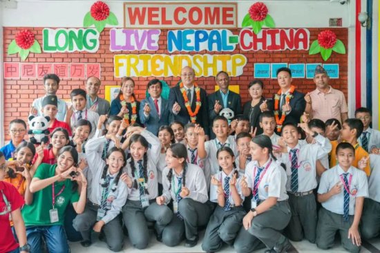 巴蜀<em>常春藤</em>学校与尼泊尔LRI学校签定战略合作协议
