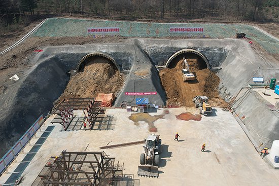 本桓高速公路南沟隧道开始进洞施工