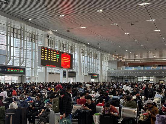 节前春运即将过半，深圳铁路迎来客流高峰
