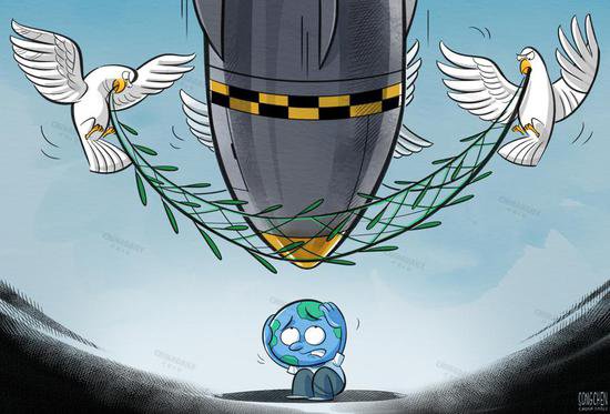 中国日报漫画：战争与和平