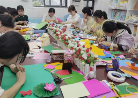 龙南市临塘乡中心幼儿园开展教师折纸主题竞赛活动