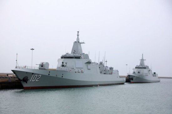 <em>中国海军</em>要继续发展，发展成6航母9两攻16大驱，总吨位超过300...