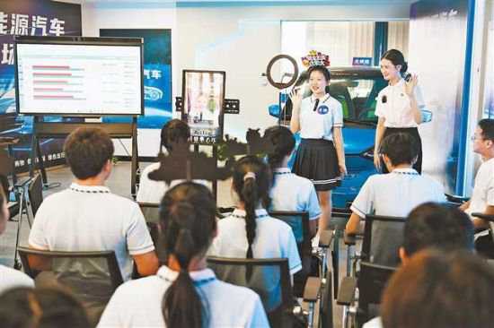 重庆启动青年创业资源对接服务季活动