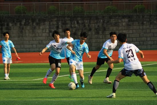 重庆市第一实验中学校被教育部评为全国青少年校园足球特色<em>学校</em>