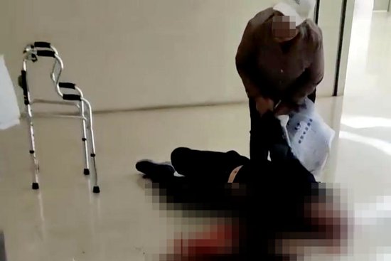 云南镇雄一名村民在医院行凶致2死21伤 警方通报