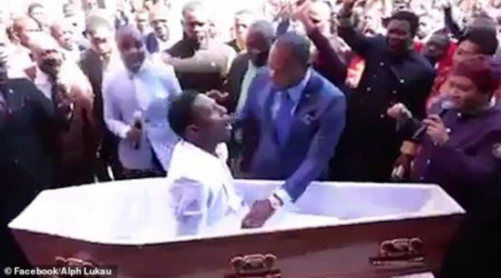 南非一<em>牧师</em>表演“起死回生术”遭殡仪馆控告